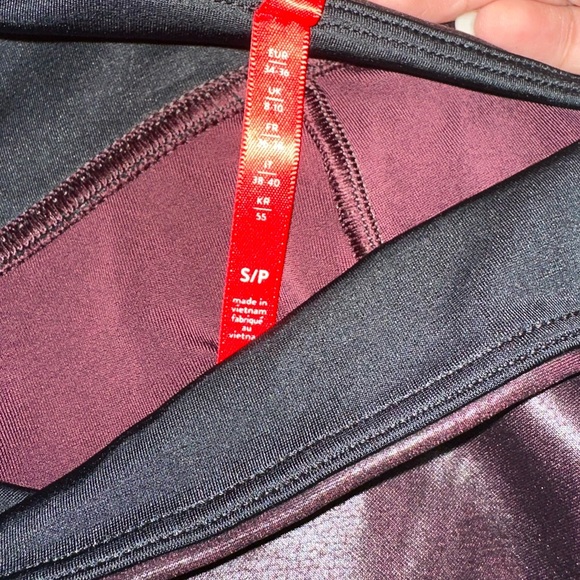 SPANX Burgundy Faux Leather Leggings sz S #O1 - Picture 5 of 5